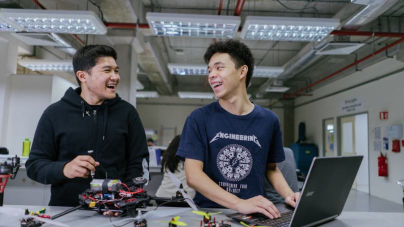 students working on an engineering project